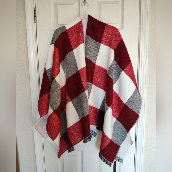 NWT Banana Republic Poncho/Scarf Wrap Buffalo Plaid - Picture 1 of 8